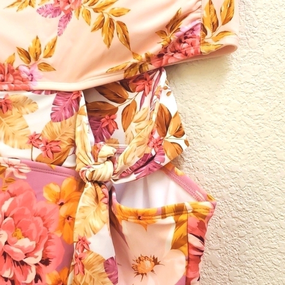 Kona Sol One‎ Piece Swimsuits - Picture 2 of 5